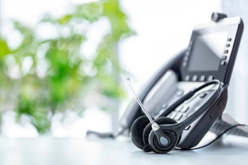 Exploring the Benefits of a Phone Answering Service for Small Businesses
